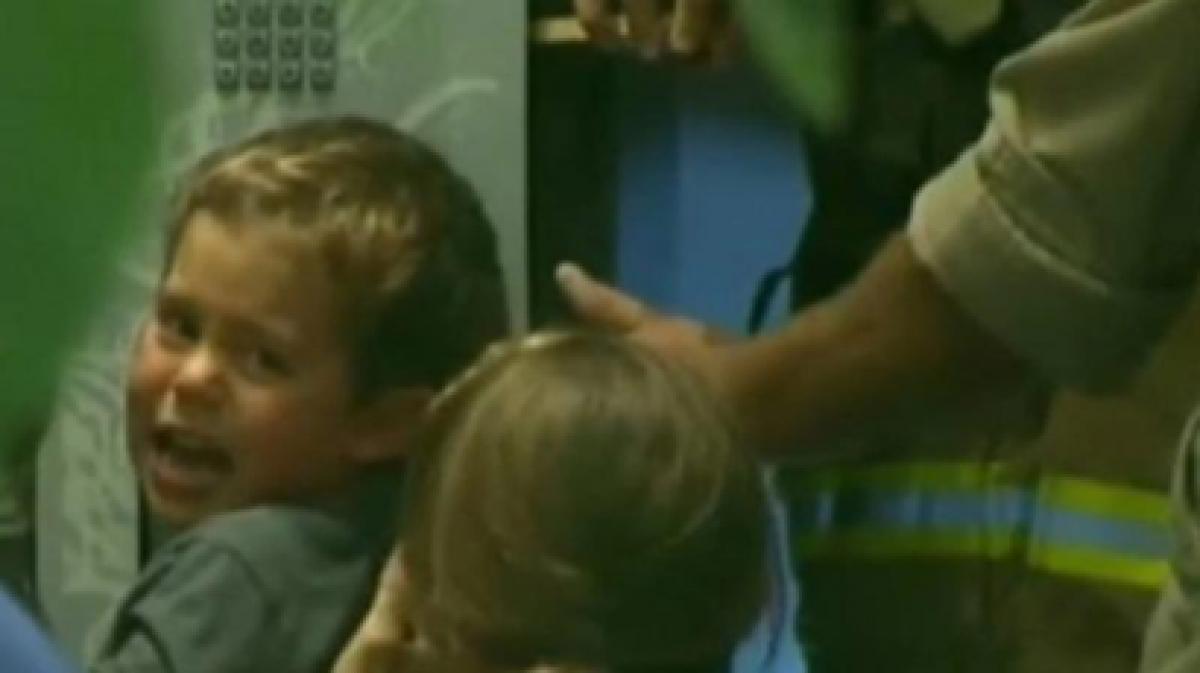 Watch: How Aussie boy gets stuck in vending machine!